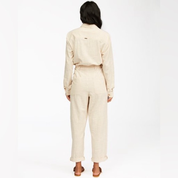 NWT Billabong Beige/Cream/White Long Sleeve Button Up Jumpsuit - Picture 2 of 9